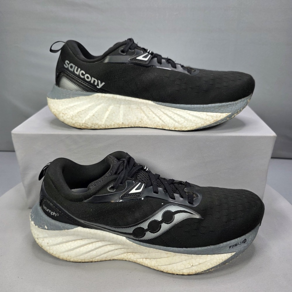Saucony Triumph 22 Women's Size 10.5 Black White Athletic Running Shoes Sneakers